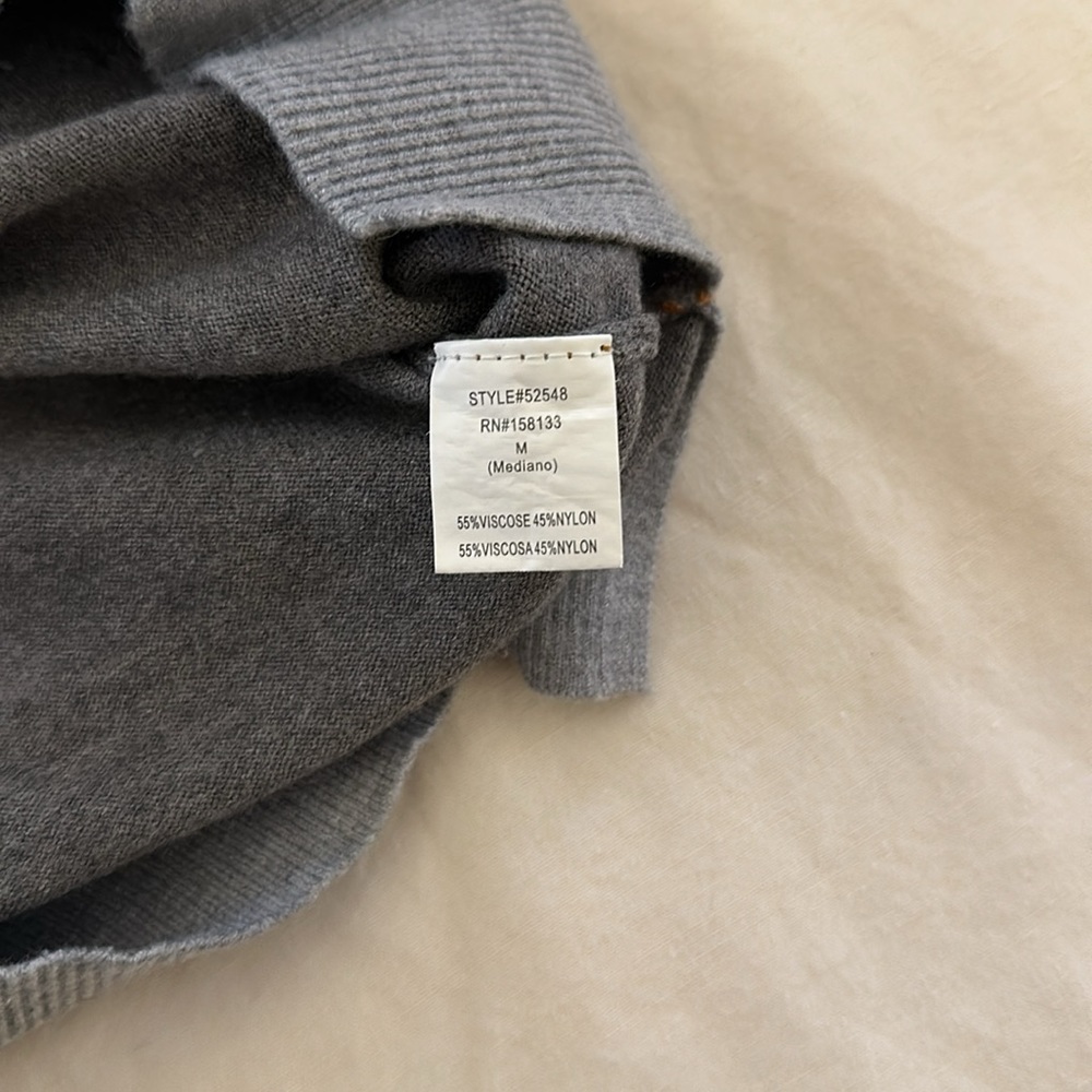 Color block sweater - Picture 3 of 4